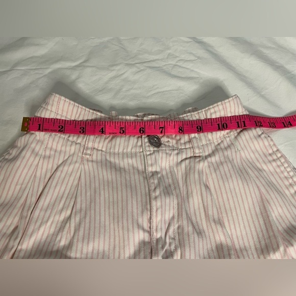 Urban Outfitters Pink and White Pinstripe High Waist Shorts Small - Picture 10 of 12